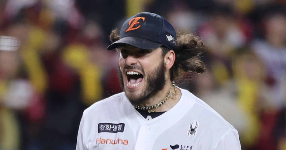 최동원상 시상식 직접 참석한 코디 폰세 "위대한 투수 이름 딴 상 받게 돼 영광...최동원 기억하겠다" [더게이트 이슈]