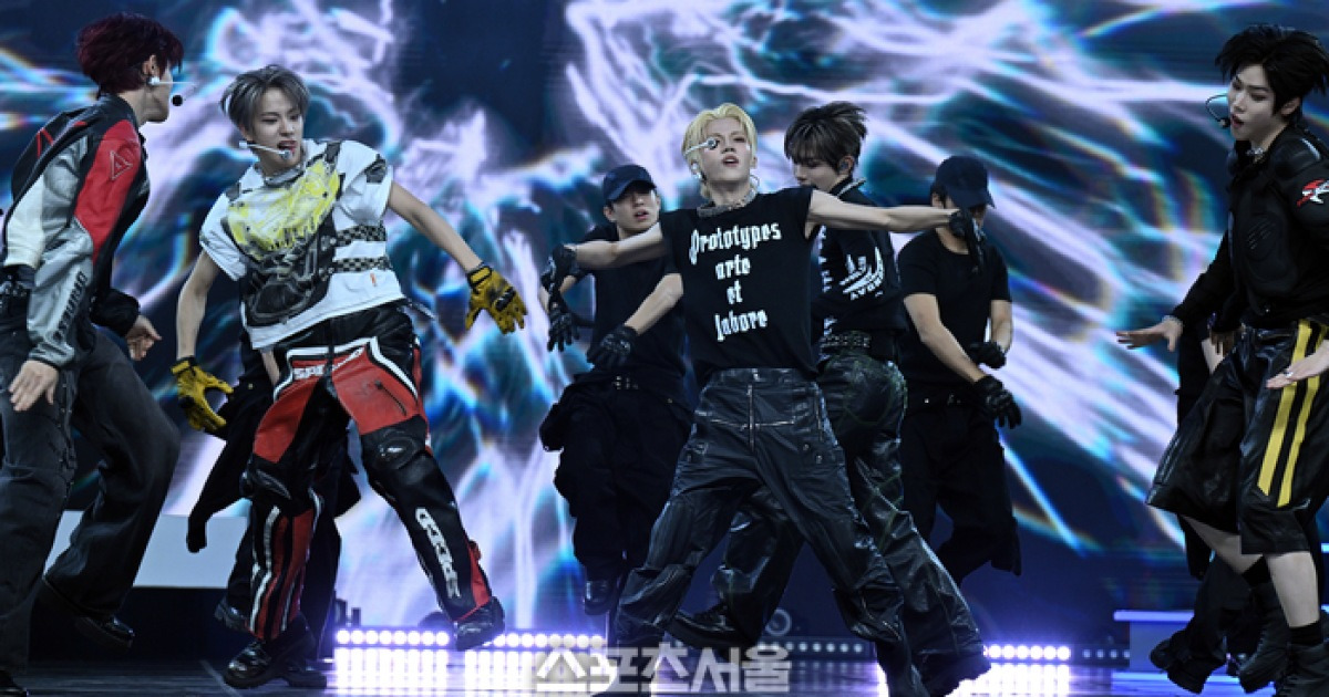 클로즈 유어 아이즈, 미니 3집 ‘blackout’ 쇼케이스 개최... 더블 타이틀 ‘SOB’·‘X’ 동시 공개