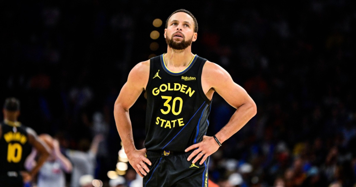 ‘커리 복귀’ GSW, OKC에 24점 차 완패…SGA·홈그렌 맹활약