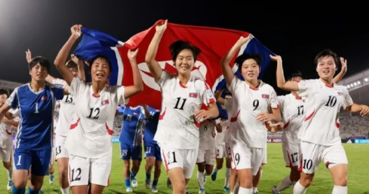 [스포츠박사 기자의 스포츠용어 산책 1603] 북한에선 왜 ‘미드필더’를 ‘중간방어수’라고 말할까