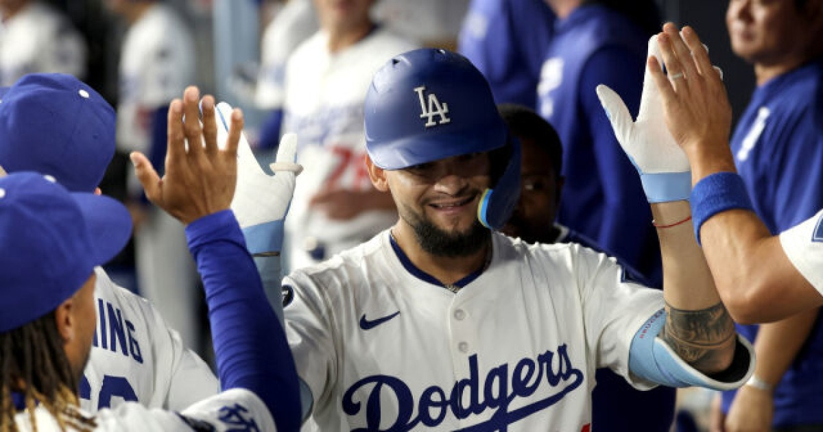 엉뚱한 볼에 헛스윙 했는데... 파헤스가 승부조작을 막았다, 기막히다 기막혀