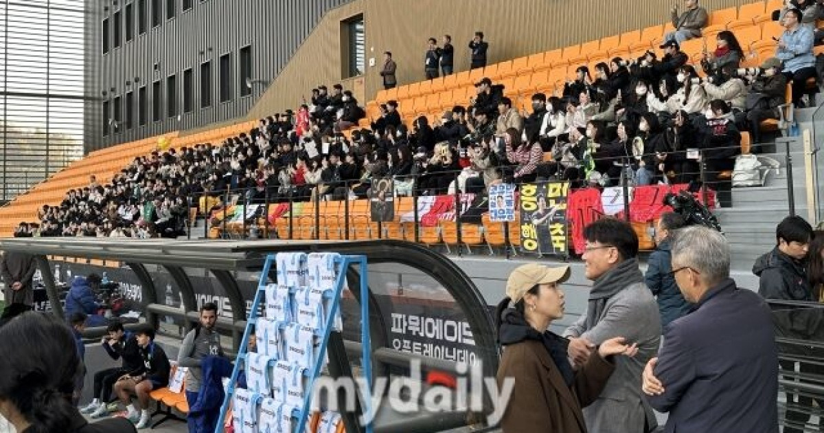'국내 최고 시설' 천안축구종합센터, 접근성은 아직 숙제로...오픈 트레이닝서 30여 명 팬 '노쇼' 발생 [MD현장]