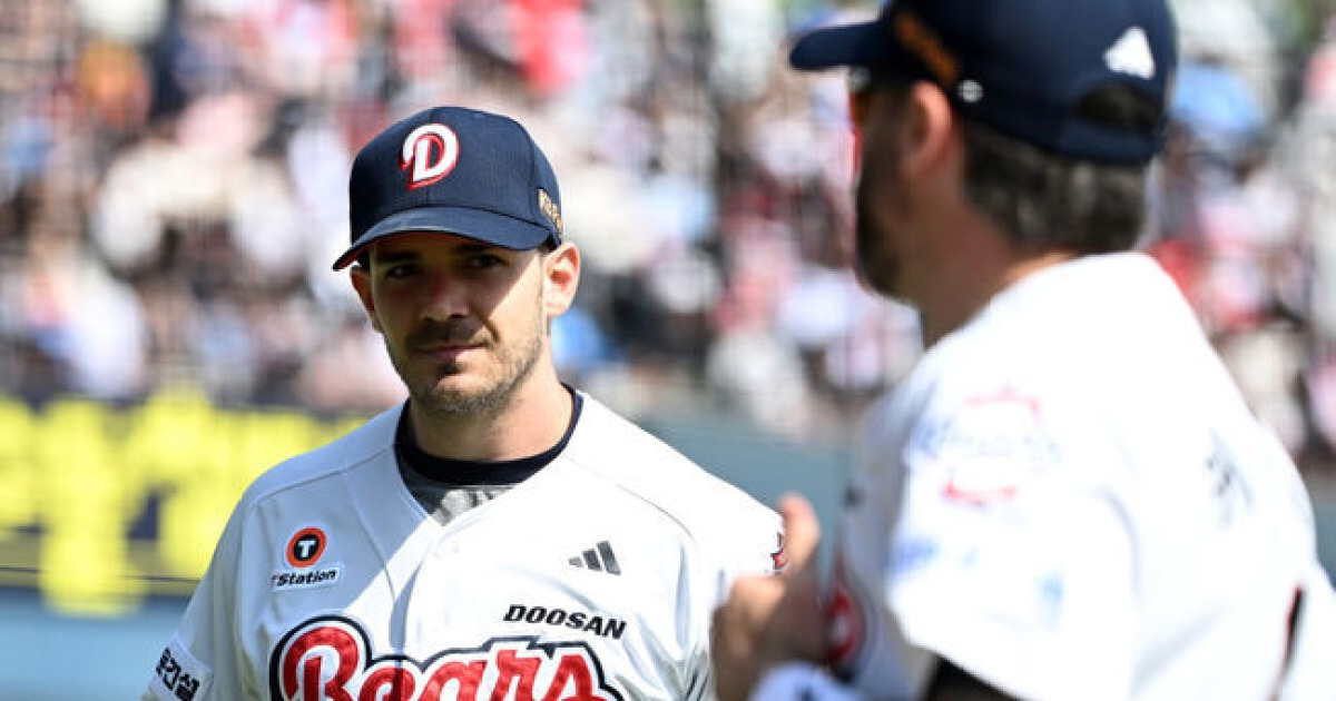 두산 외인 다 결별 아니었나→생존자 생길 수도 있다! 신임 감독 “잭로그 구단에 이야기, 케이브는 고민” [오!쎈 미야자키]