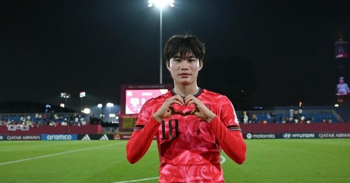 U-17 백기태호, 무패로 월드컵 32강 진출…'쐐기골' 이용현, "어머니 생신에 득점해 기분 좋다"