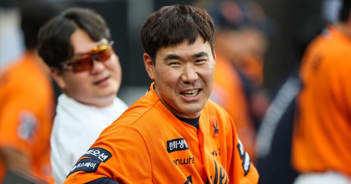 ‘파격’ 한화는 어떤 확신이 있었나, 입단 2년 만에 플레잉코치라니,… 세 토끼 다 잡은 '한 수'