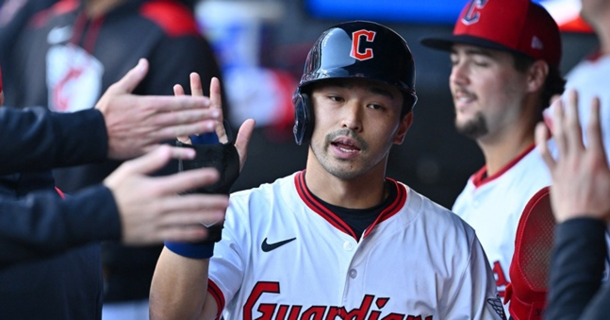 '日 제국 완성하겠네' LAD, 'GG 4연패' 스티브 콴 눈독 "다저스가 다시 영입 시도할 것"