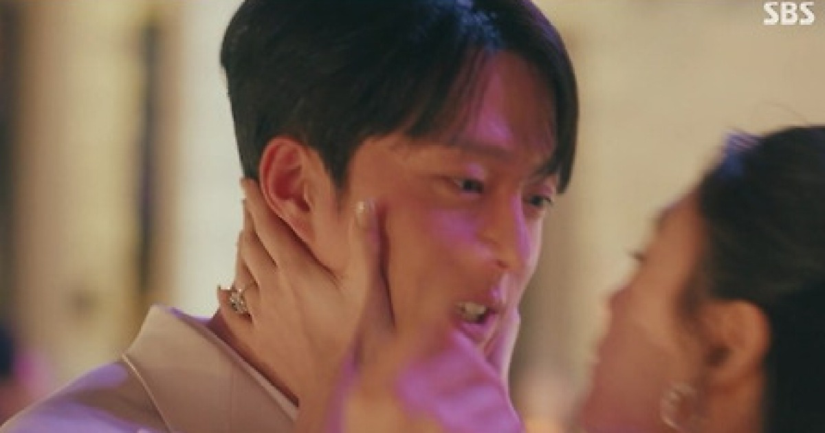 ‘키스는 괜히 해서!’ 장기용·안은진, 야릇한 밀착 로맨스 (첫방) [종합]