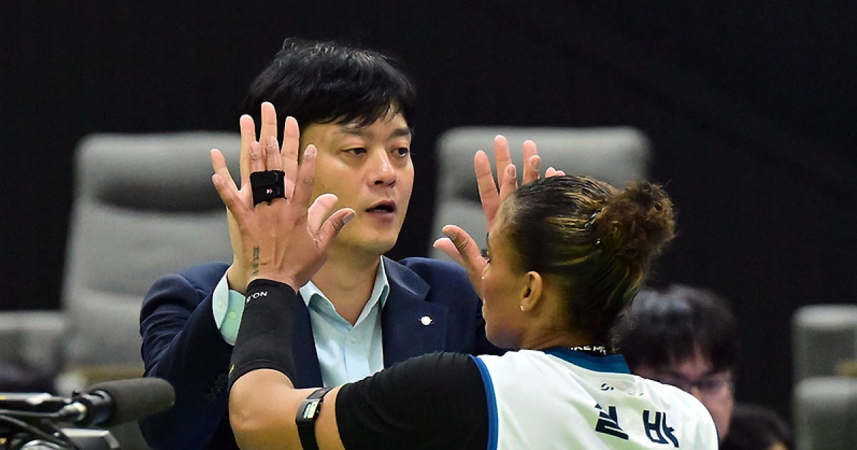 "정말 대단하단 말밖에 안 나온다"…감기+근육경련에도 49득점, 감독도 깜짝 놀랐다 [수원 현장]