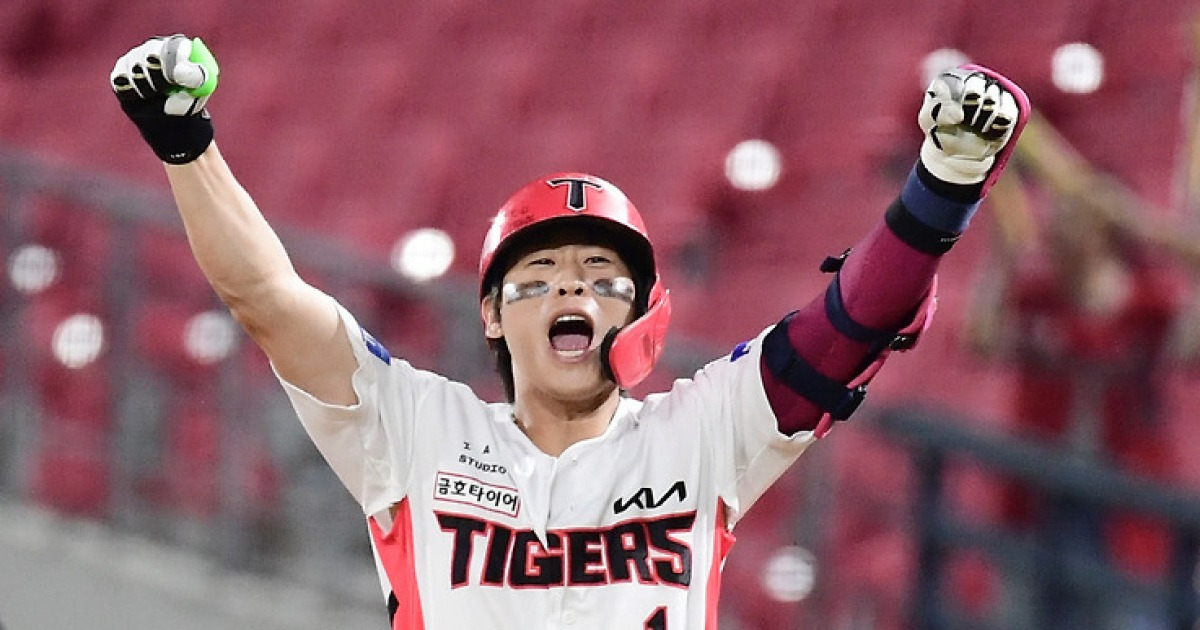 '15홈런 가능' 안재석 놔두고 '5홈런' 박찬호에 100억을 태운다? → 두산은 내년 '윈나우'가 아니다