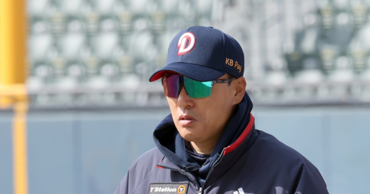 "가족과 상의 후 결정" 이승엽 전 두산 감독, NPB 요미우리 정식 코치 제의