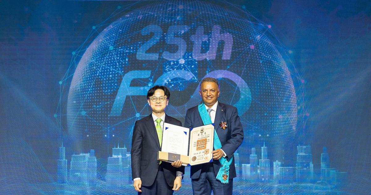 S-Oil CEO wins top industrial honor for petrochem project