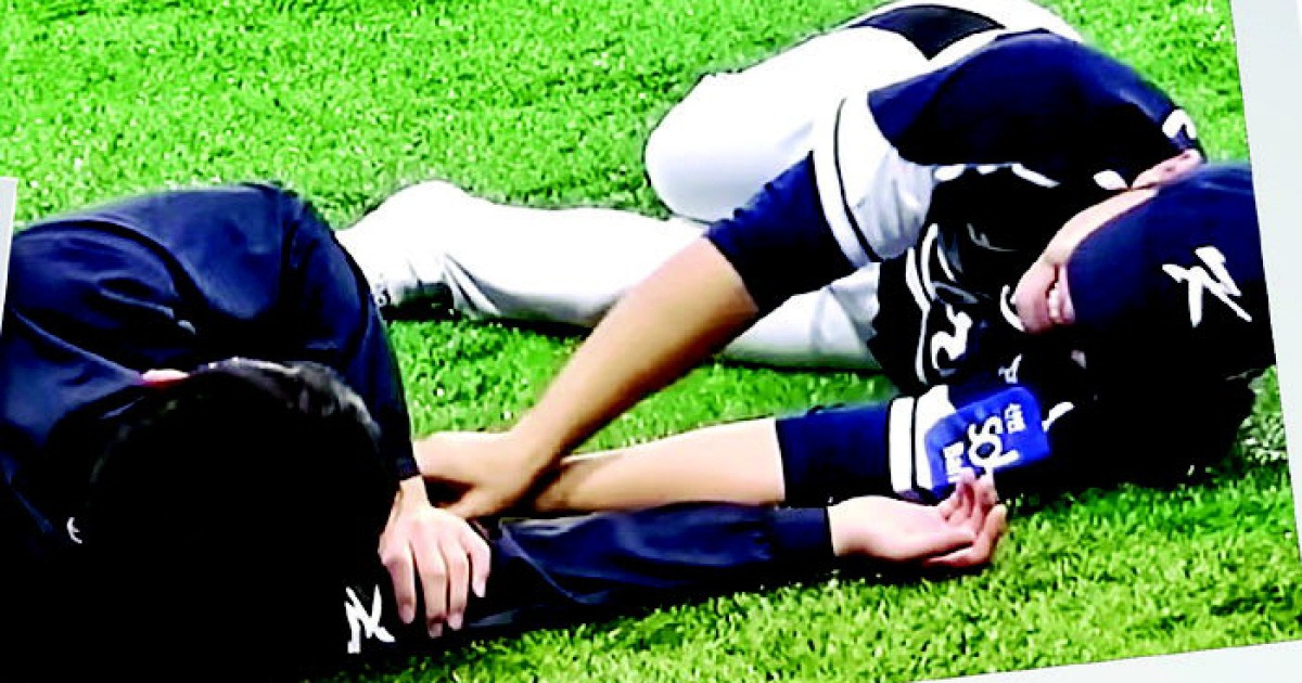 ‘껌딱지’ 문동주, ‘1일 1일준’ 정우주… 매일 브로맨스 찍는 ‘스물다섯’ 투수 조장 원태인