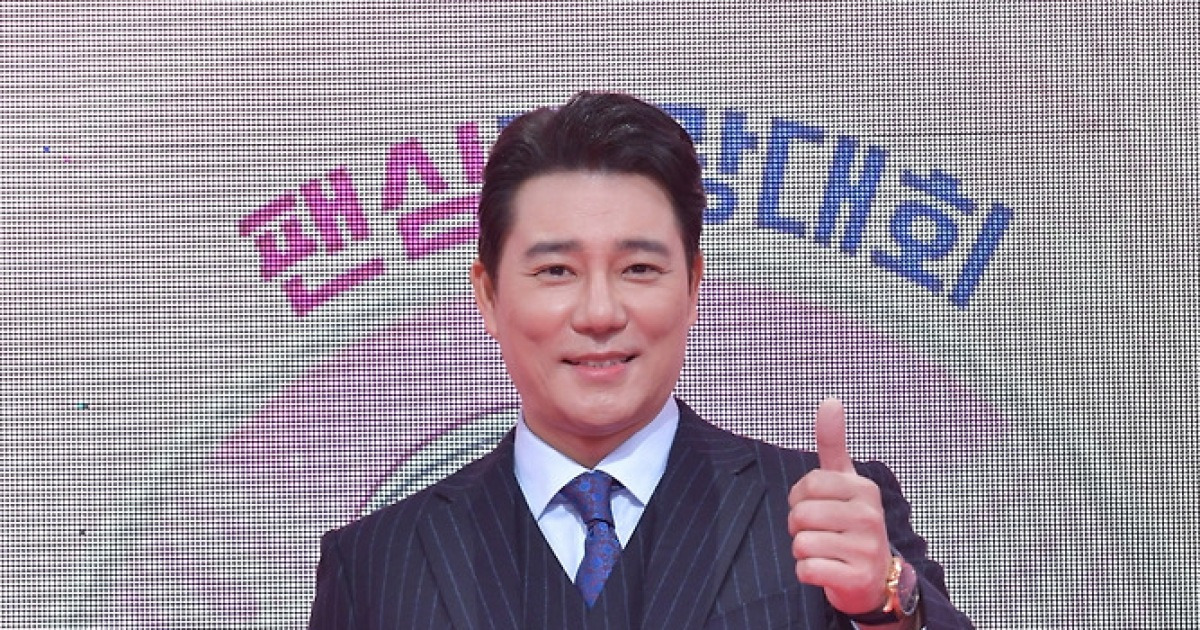 '47세' 이태곤, 열애 공개 