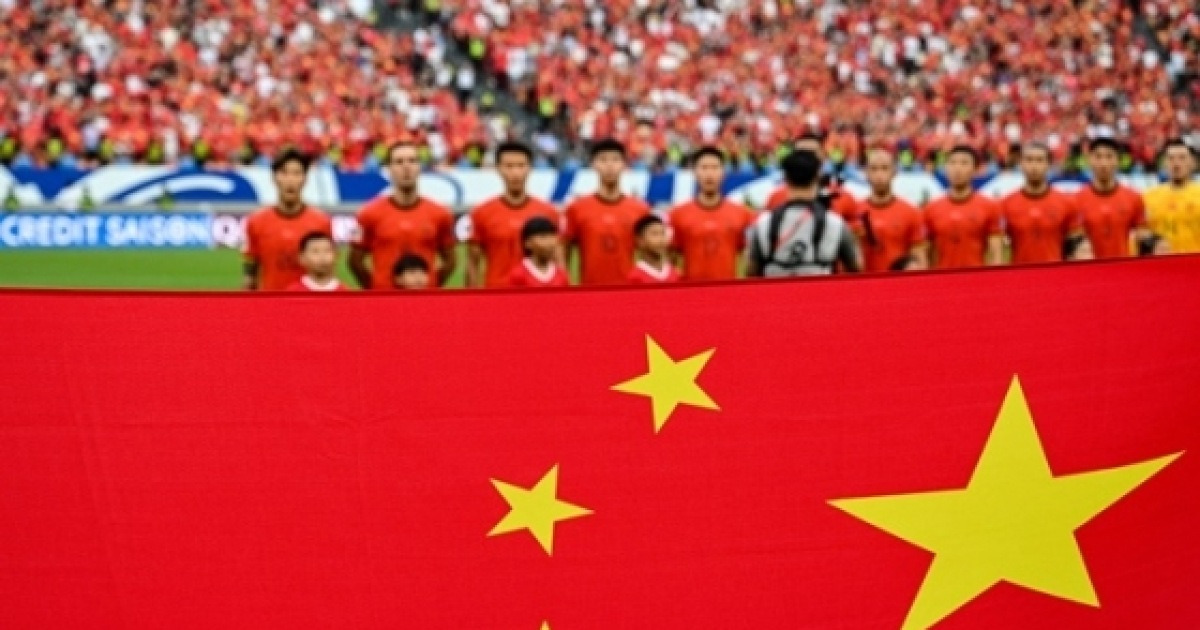'조롱거리 전락' 中 축구, 베트남에 패해 또 '대망신'... 14억 팬들 "동남아에 배우자, 부끄러운 현실"