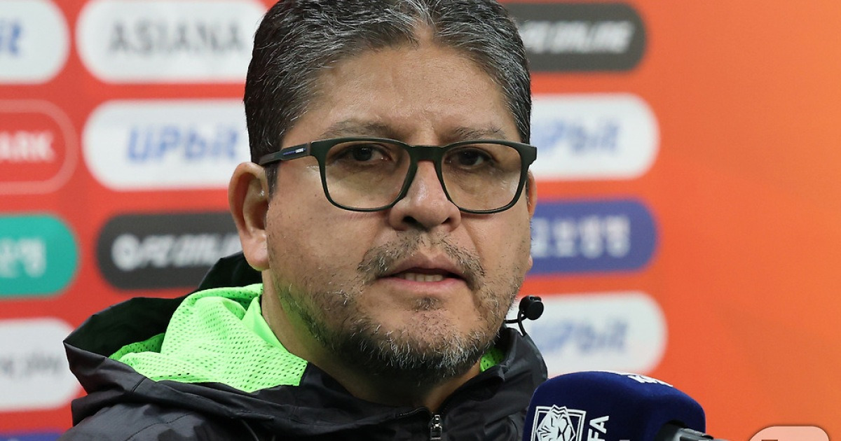 한국에 패배한 볼리비아 감독 "손흥민의 프리킥 골이 흐름 바꿨다"