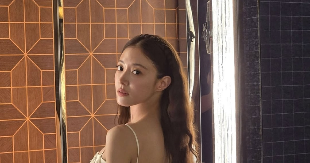 이세영, 백리스 드레스로 매끈한 등 공개...‘재혼 황후’ 기대 UP