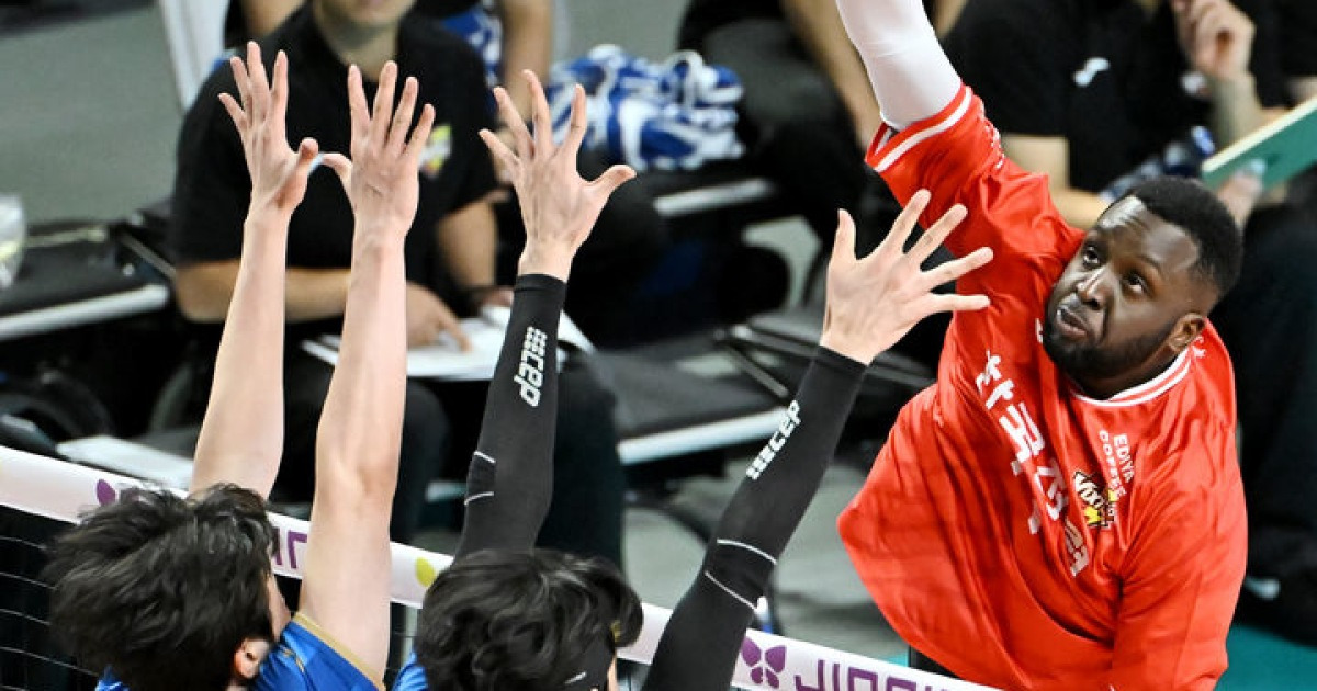 '베논 트리플크라운' 한국전력, 우리카드 5연패 밀어넣고 연승 달성