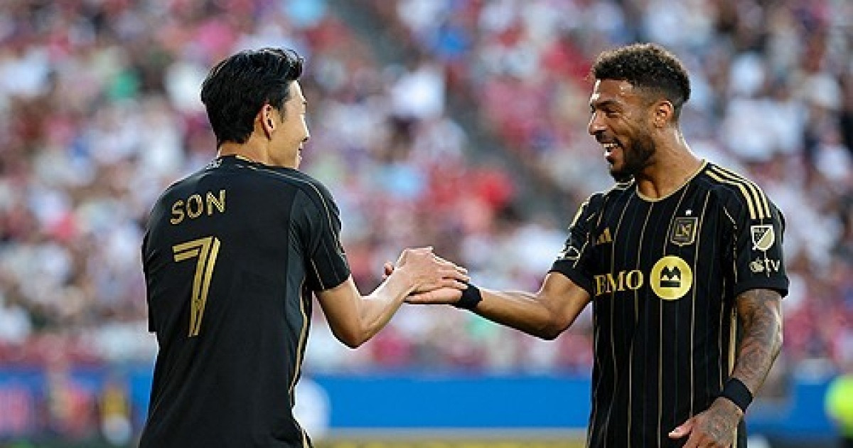 '손흥민이 그렇게 응원했는데' 부앙가 끝내 눈물…월드컵 꿈 무너졌다→가봉, PO 준결승서 나이지리아에 1-4 연장전 패배