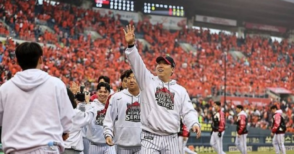 김현수, 두산이 더 주면 두산행이다…LG와 왜 밀당하나