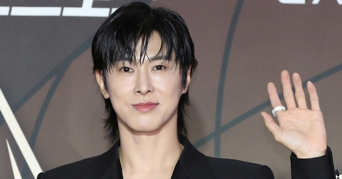 유노윤호 20대 때 "연예인 여친과 결혼" 폭탄 선언…이수만이 한 말