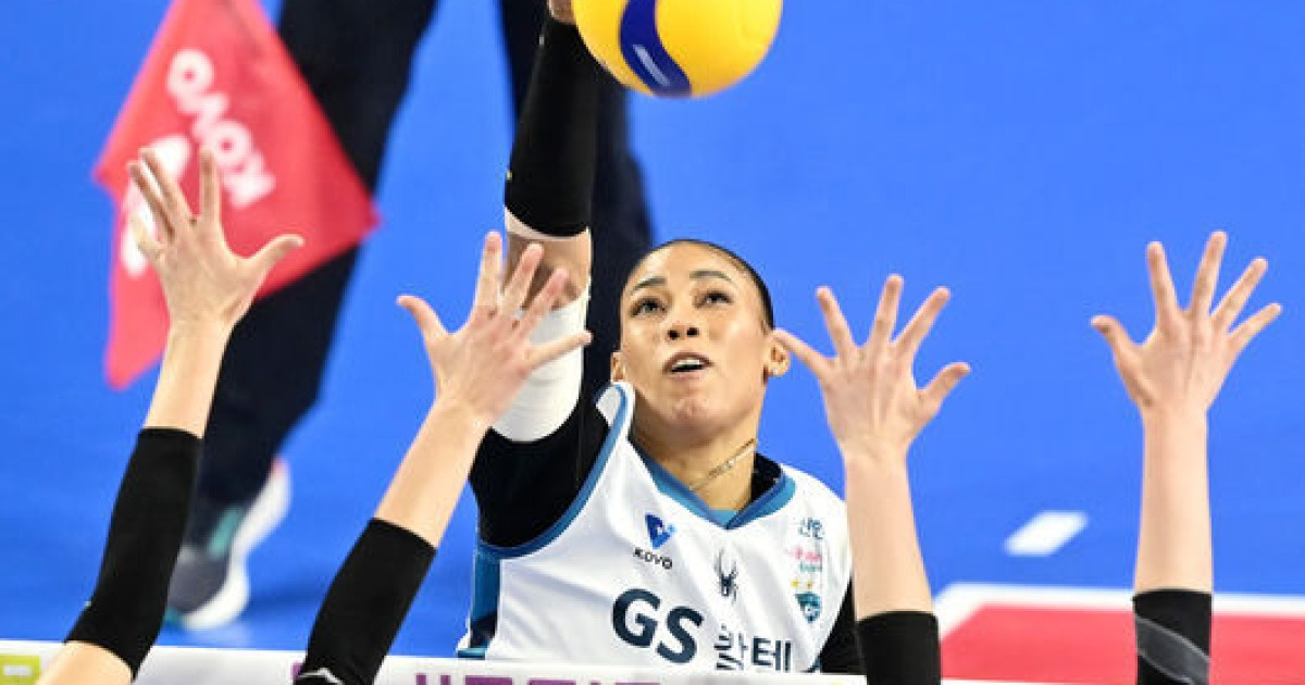 '실바 33득점 폭발' GS칼텍스 2연승+3위 도약…IBK기업은행은 5연패 늪