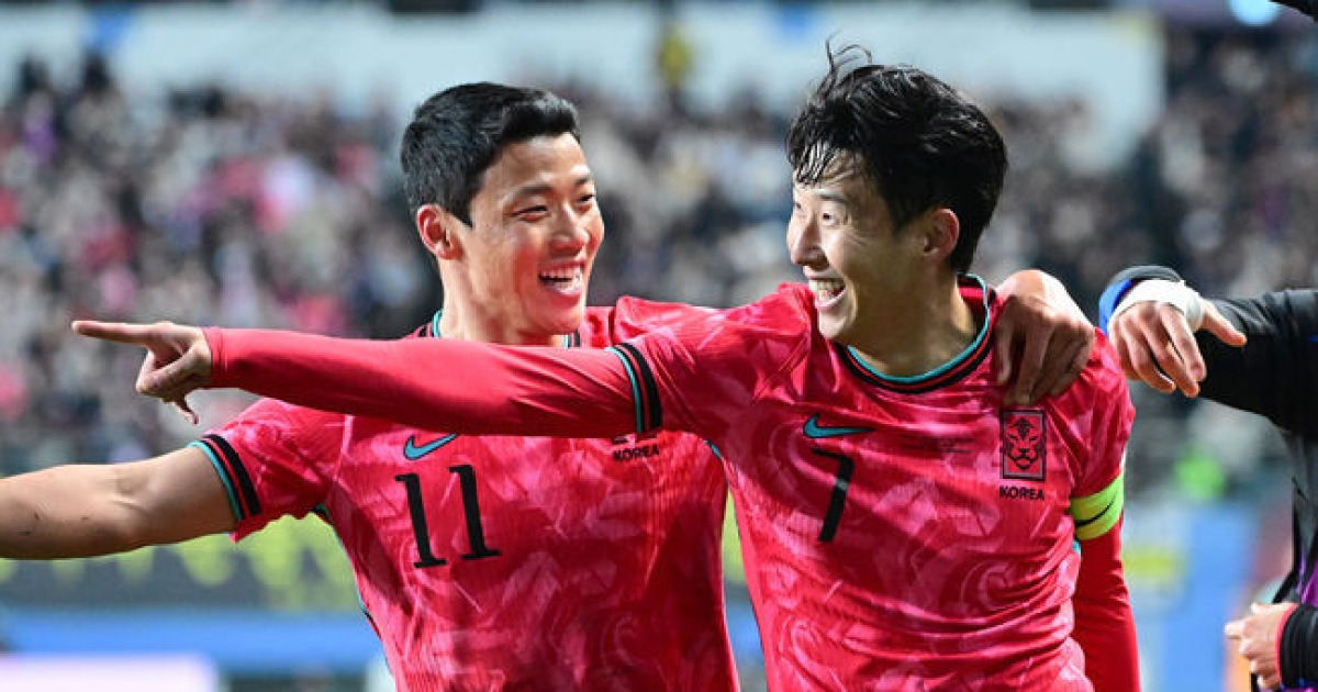 상대 선수와 논쟁 벌인 황희찬, "강인이랑 나한테 시작부터 싸움 걸더라" [대전톡톡]