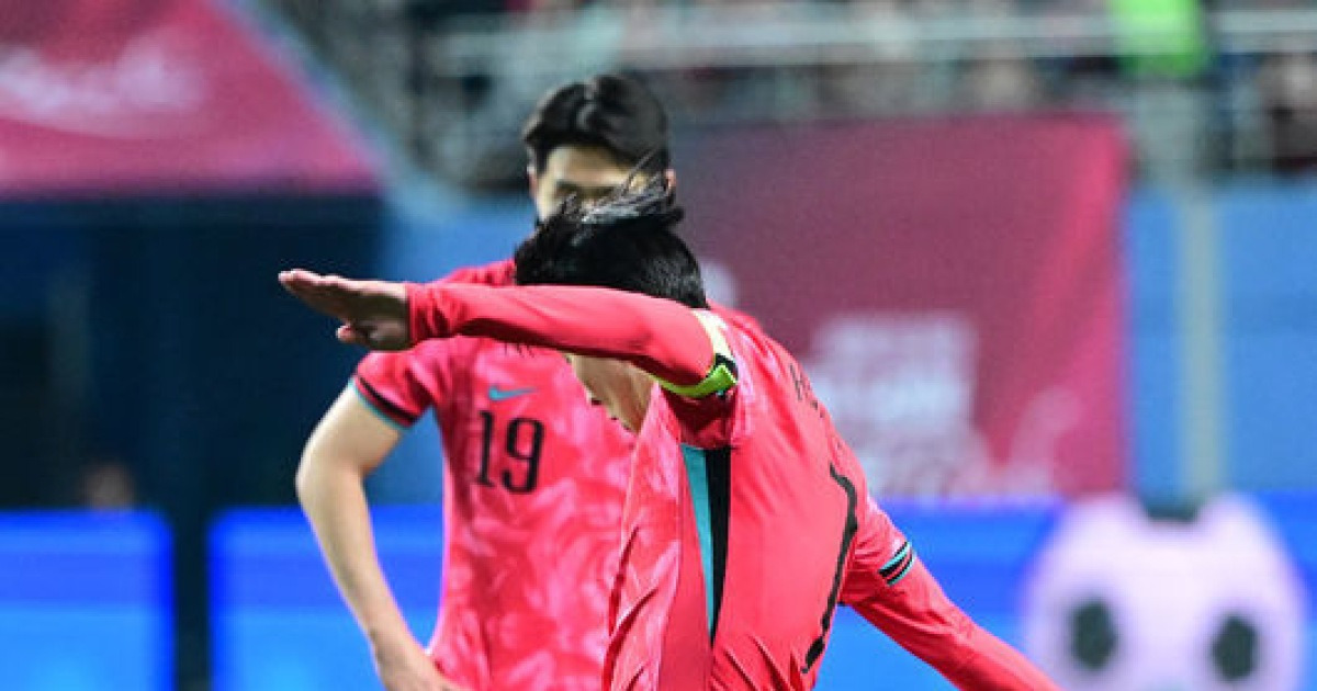 손흥민 환상 프리킥에 전미가 들썩..."최고의 선수의 최고의 골"