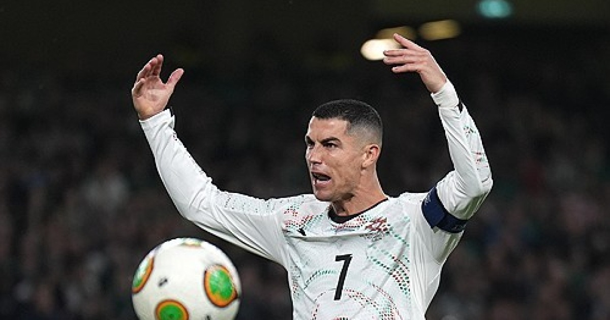 '팔꿈치 가격' 호날두, FIFA 특혜 받는다? 英 BBC '비피셜' 보도…"추가 징계 NO, 월드컵 개막전 뛸 수 있다"