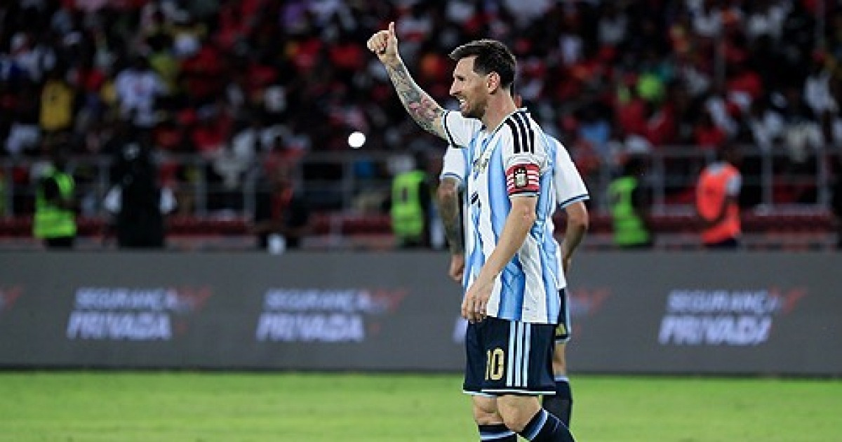 '캄프 누 몰래 구경' 메시 1골1도움 원맨쇼→월드컵 2연패 준비…아르헨티나 앙골라 원정 2-0 완승