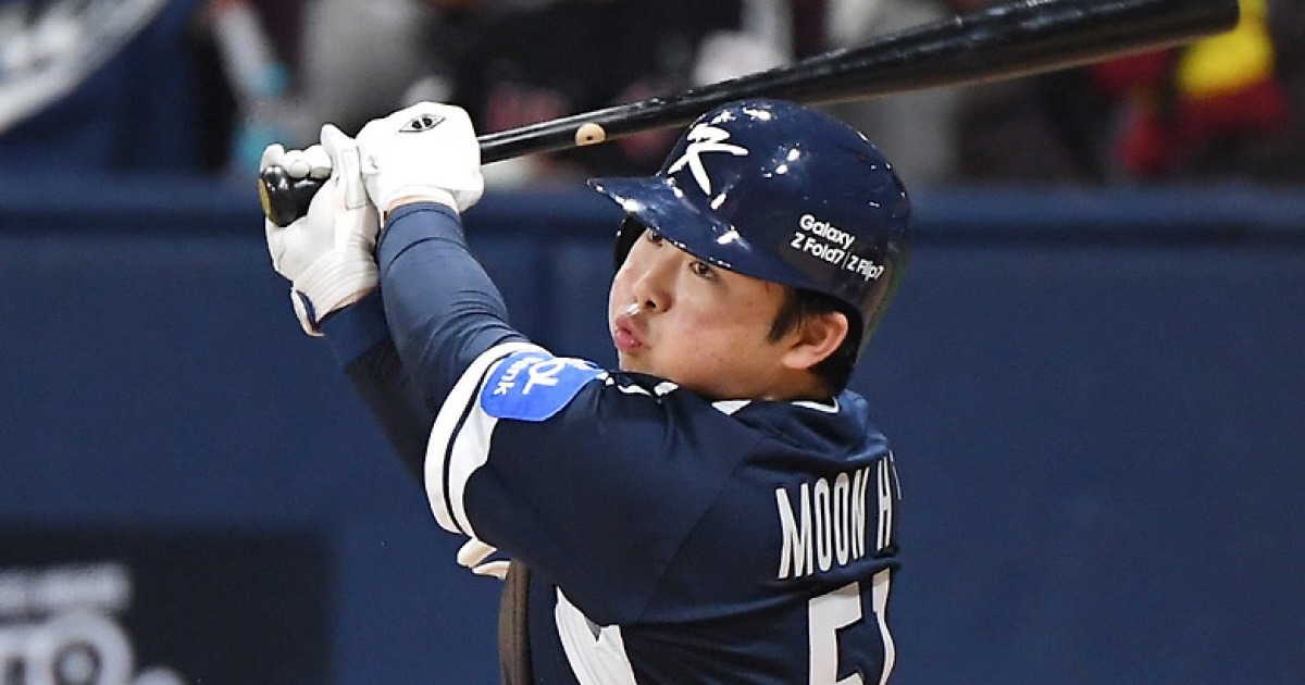 "오심도 경기 일부? 평가전이라도 소중한 타석." 안타 뺏긴 문현빈의 하소연. "오심 때문에 분위기도 넘어갔다"[도쿄 인터뷰]