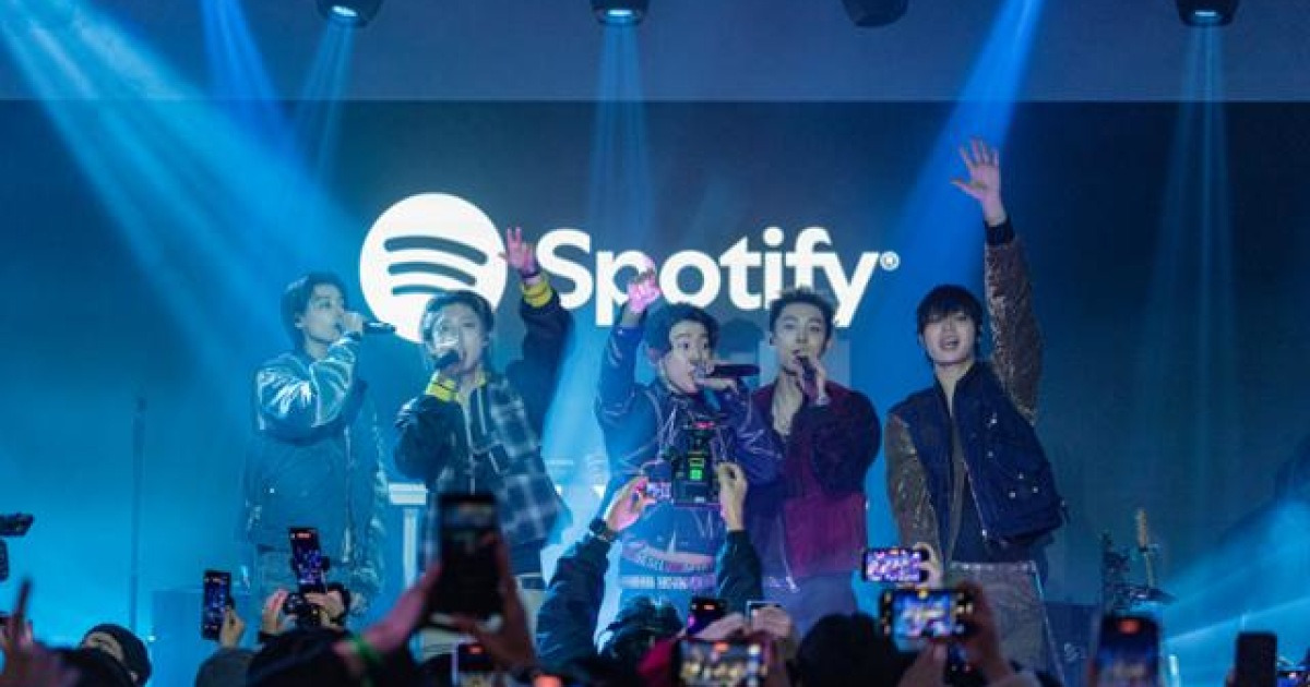 [단독] 박재범, '첫 제작 아이돌' 롱샷에 밝힌 각오... "책임질 자신 있어"