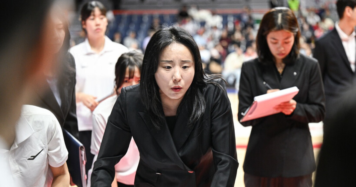 “사람 많은 연습경기처럼 하자고 했지만…” 감독 데뷔경기, 아쉬움 곱씹은 최윤아 감독