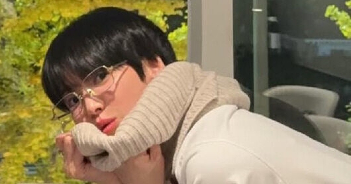 송혜교, 미소년 포스… 많이 짧아진 헤어[MD★스타]