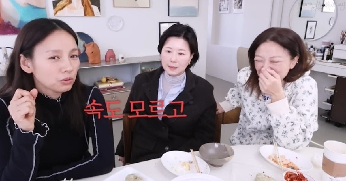 이효리 “눈가 주름 탓 스모키 화장 못해, 팬들은 속도 모르고 요구”(홍이모)