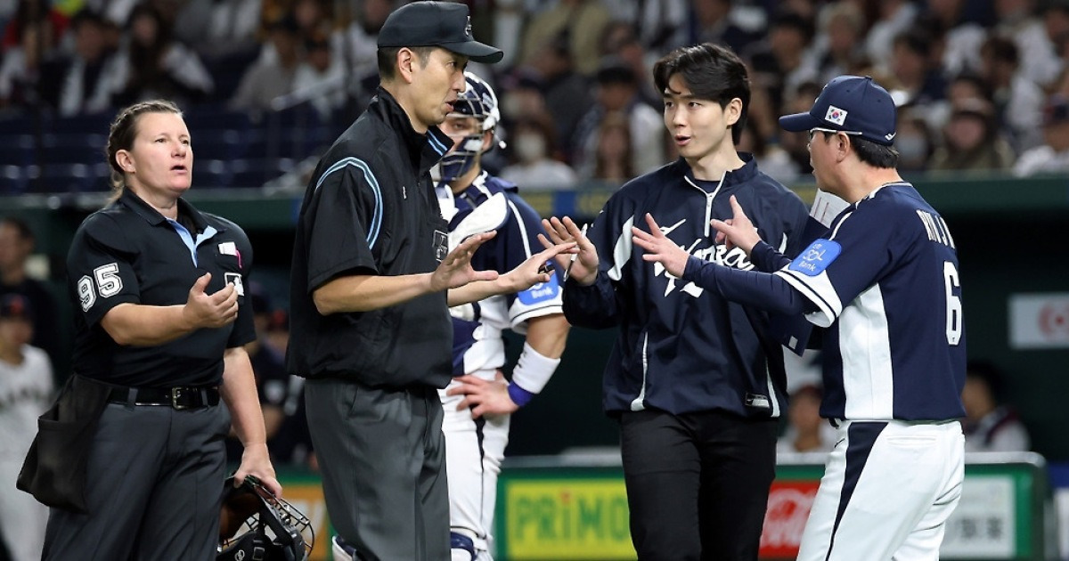 투수진 와르르... 한국 야구, 일본에 10연패 '수렁'