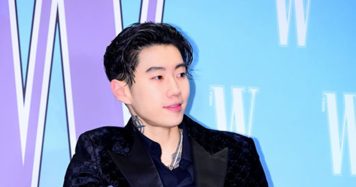 박재범 측 "다리 부상으로 골절+인대 80% 파열..목발 없이 재활중"[공식]