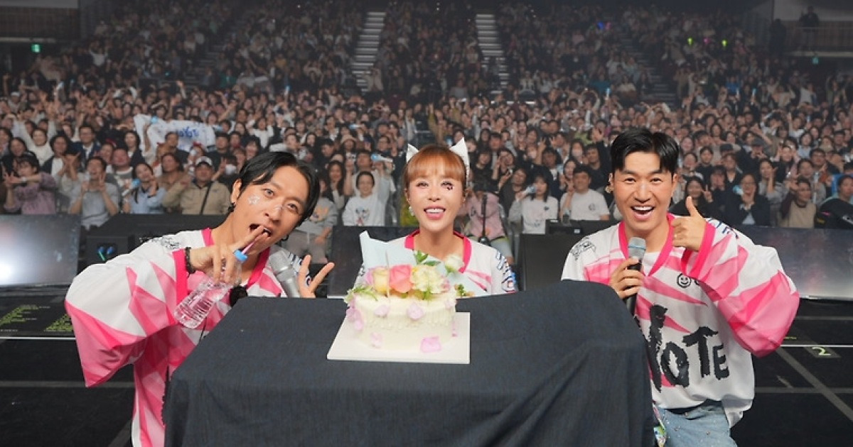 신지·이하늘 만났다, 코요태 공연에 DJ DOC 출격