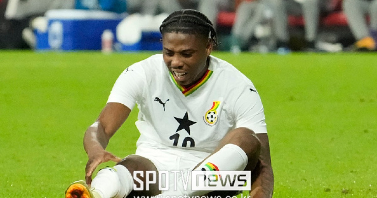 한국전 앞두고 이게 무슨 봉변인가...일본과 맞대결에서 발목 꺾인 가나 MF, 사실상 WC 출전 불가