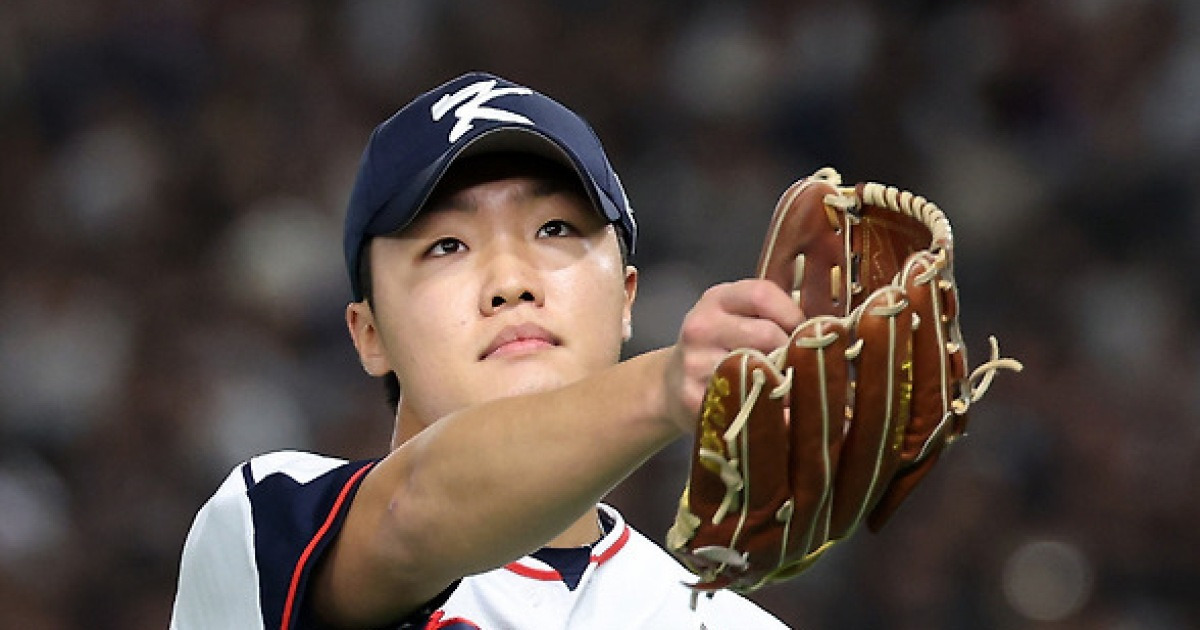 '와 한화' 국대 에이스 또 탄생, 19살 루키 日 제압 실화인가…괜히 ML 스카우트들 박수 친 게 아니다