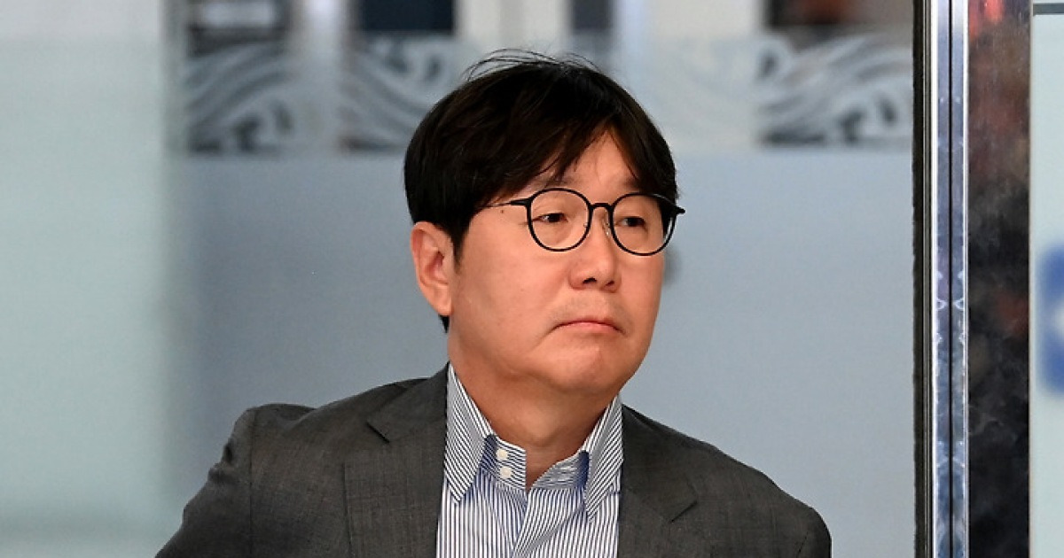 '한일전' 마친 류지현 감독 "WBC는 베테랑 투수 합류 필요…심판판정은 노코멘트" [김포공항일문일답]