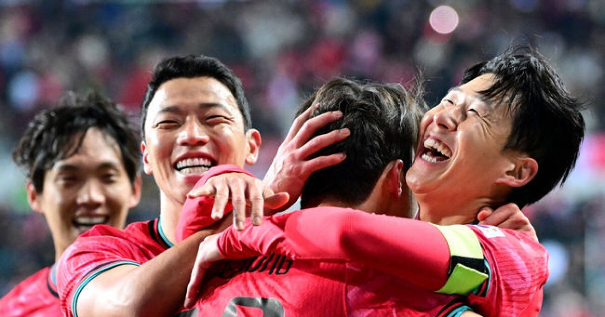 韓 축구 최초 경사! 홍명보호, 가나전 져도 월드컵 '포트 2' 확정적...FIFA 랭킹 23위 사실상 확보→볼리비아전 승리 컸다