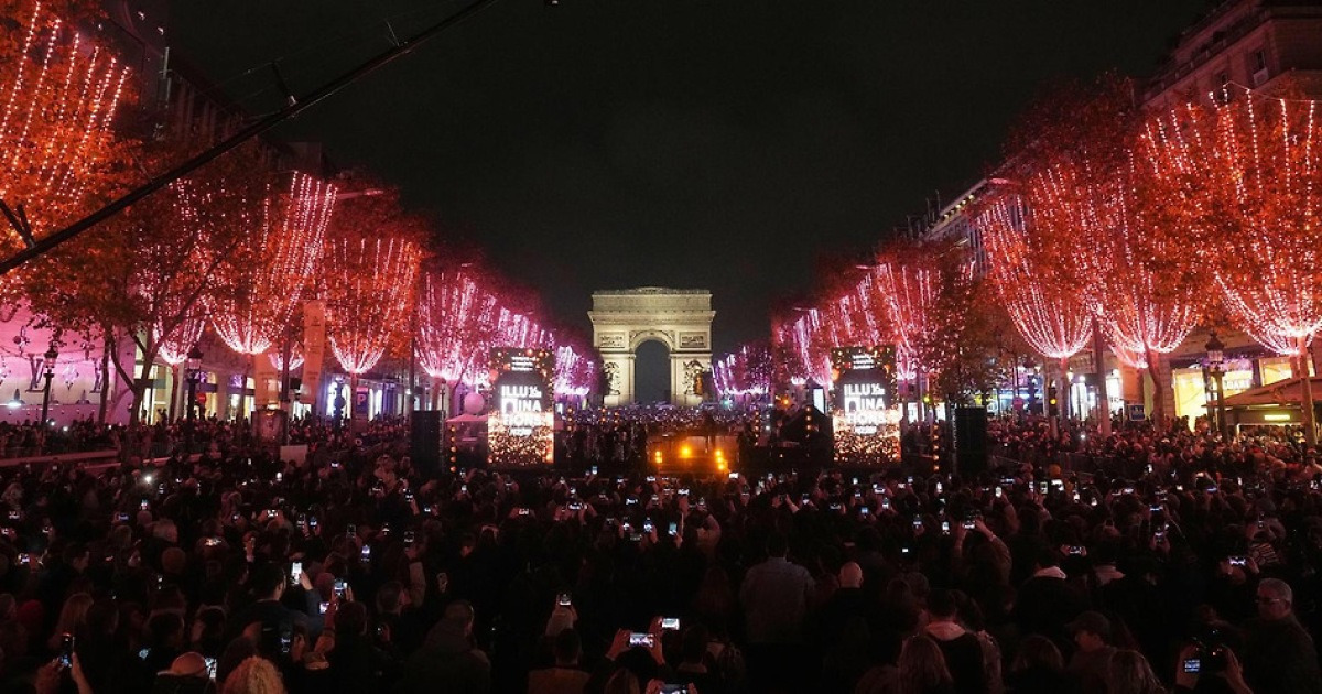 Oh~Champs Elysées… Paris a déjà un festival de Noël – Daum