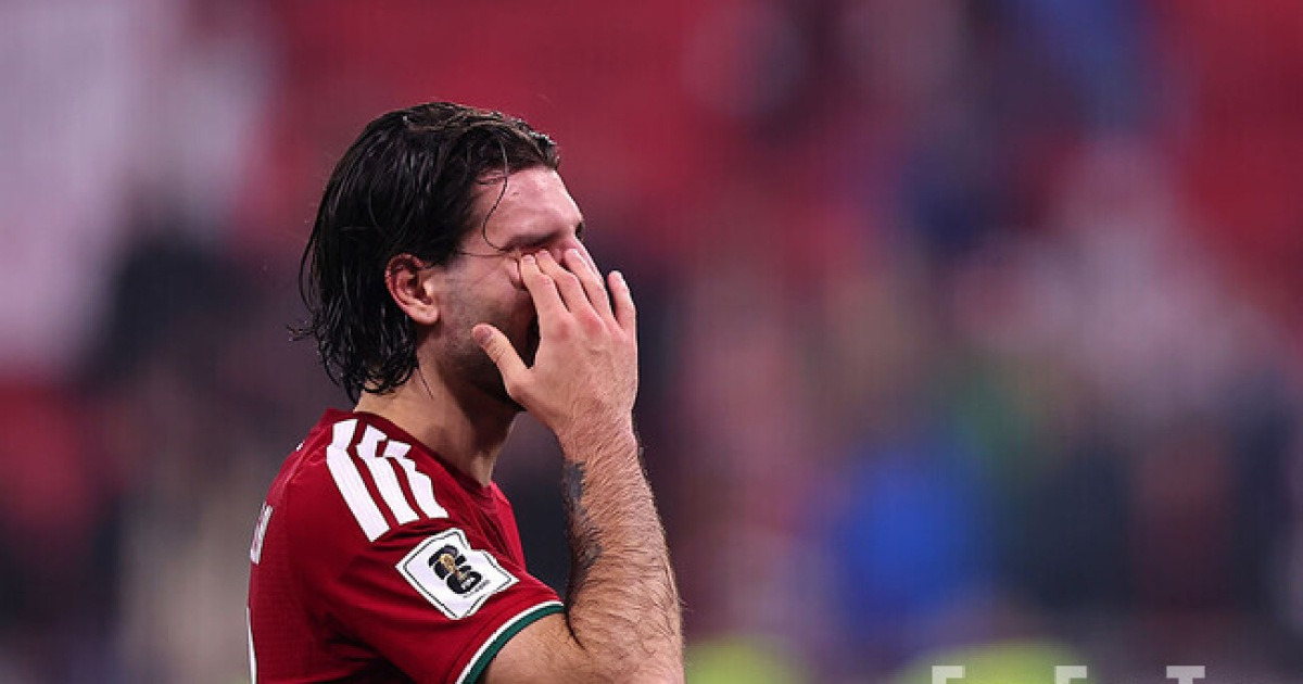 "월드컵 못 가서 죄송합니다" 조롱 세리머니→역전패 후 39년 만 본선행 좌절...'제2의 제라드' 심정 고백