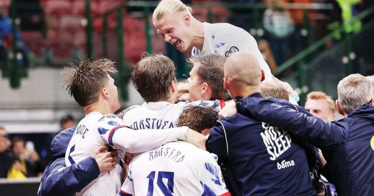 ‘괴물’ 홀란 8경기 16골… 노르웨이, 28년 만에 월드컵 본선행