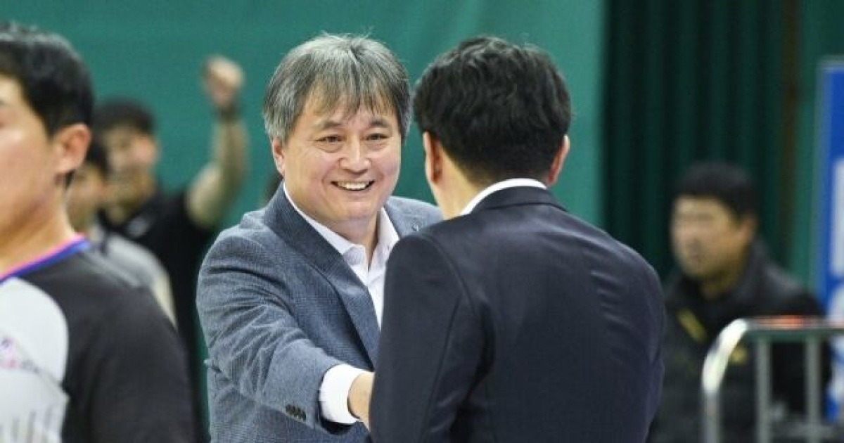 하나은행 이상범 감독 WKBL 데뷔전 승리, 갓상범 매직 시작인가, 박소희 14점, SK 연장 접전 끝 KT 제압, 오재현 3점슛 4개 포함 22점