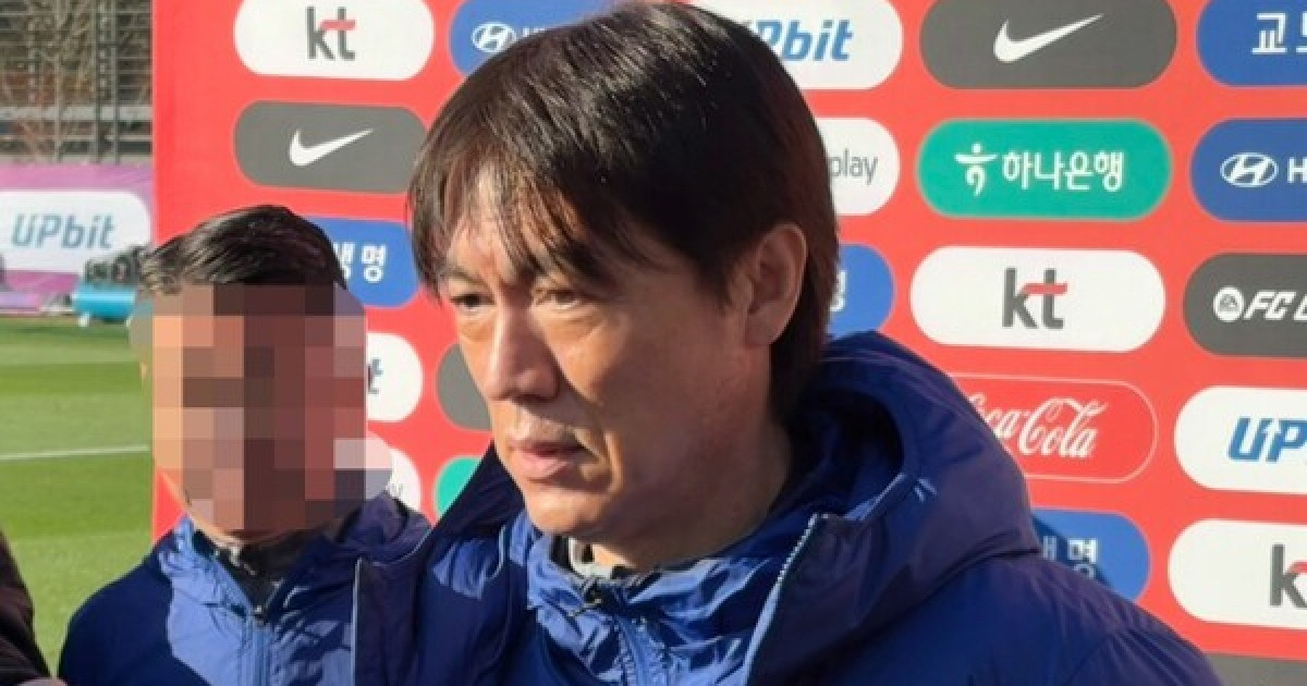 [현장포커스] 또또또 홍명보 감독, 작심발언 "자꾸 스리백, 포백 말씀하시는데"..."큰 역할 차이 없어" 확고한 철학, '플랜A, B 모두 챙긴다'