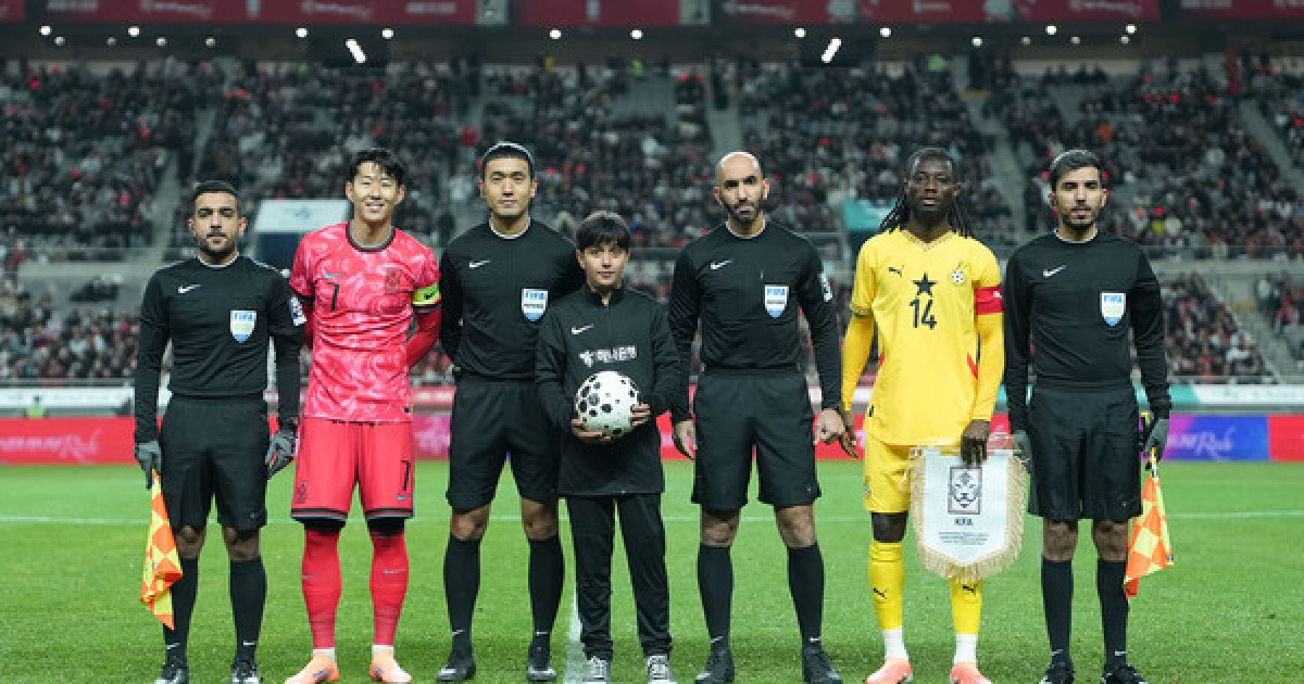 하나은행, 이주배경 아동에 축구 국가대표 무대 체험 제공