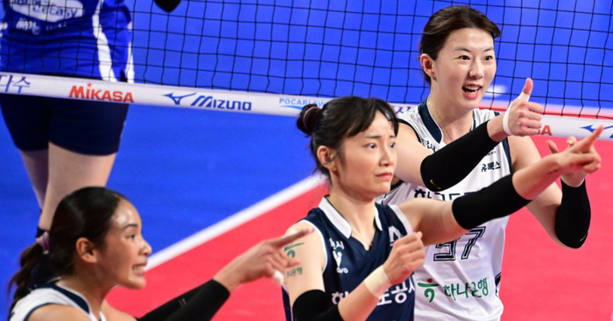 오늘도 삼각편대 ‘펄펄’ 브레이크 없는 도로공사, 기업은행 6연패 빠뜨리며 8연승 질주[현장리뷰]