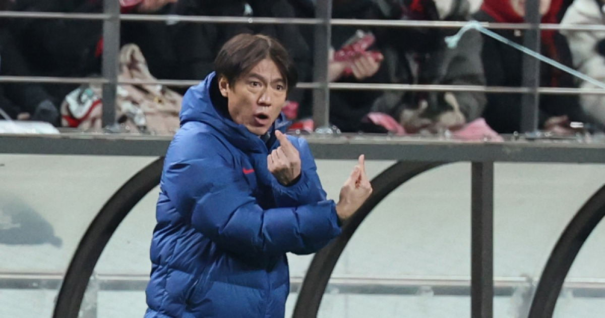 홍명보 감독, 카스트로프-권혁규 라인 사실상 ‘실패’ 인정…“첫 조합, 원활하지 않았다”