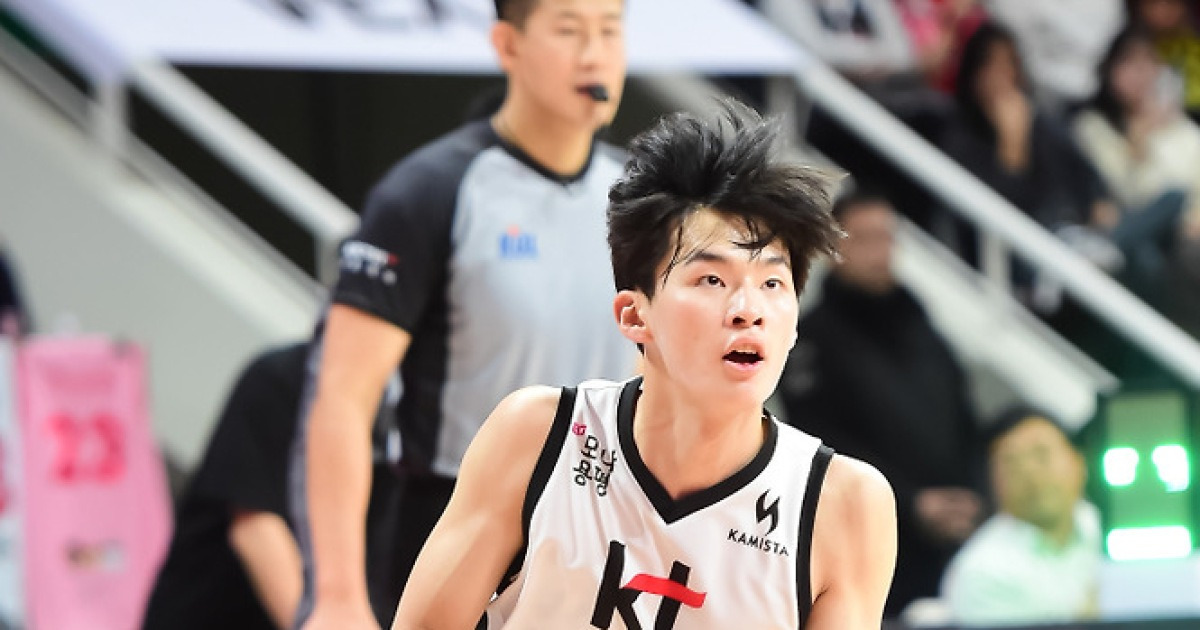 '윌리엄스 21점·신인 강성욱 데뷔전 3AS' KT, 정관장 꺾고 연패 탈출 [IS 안양]